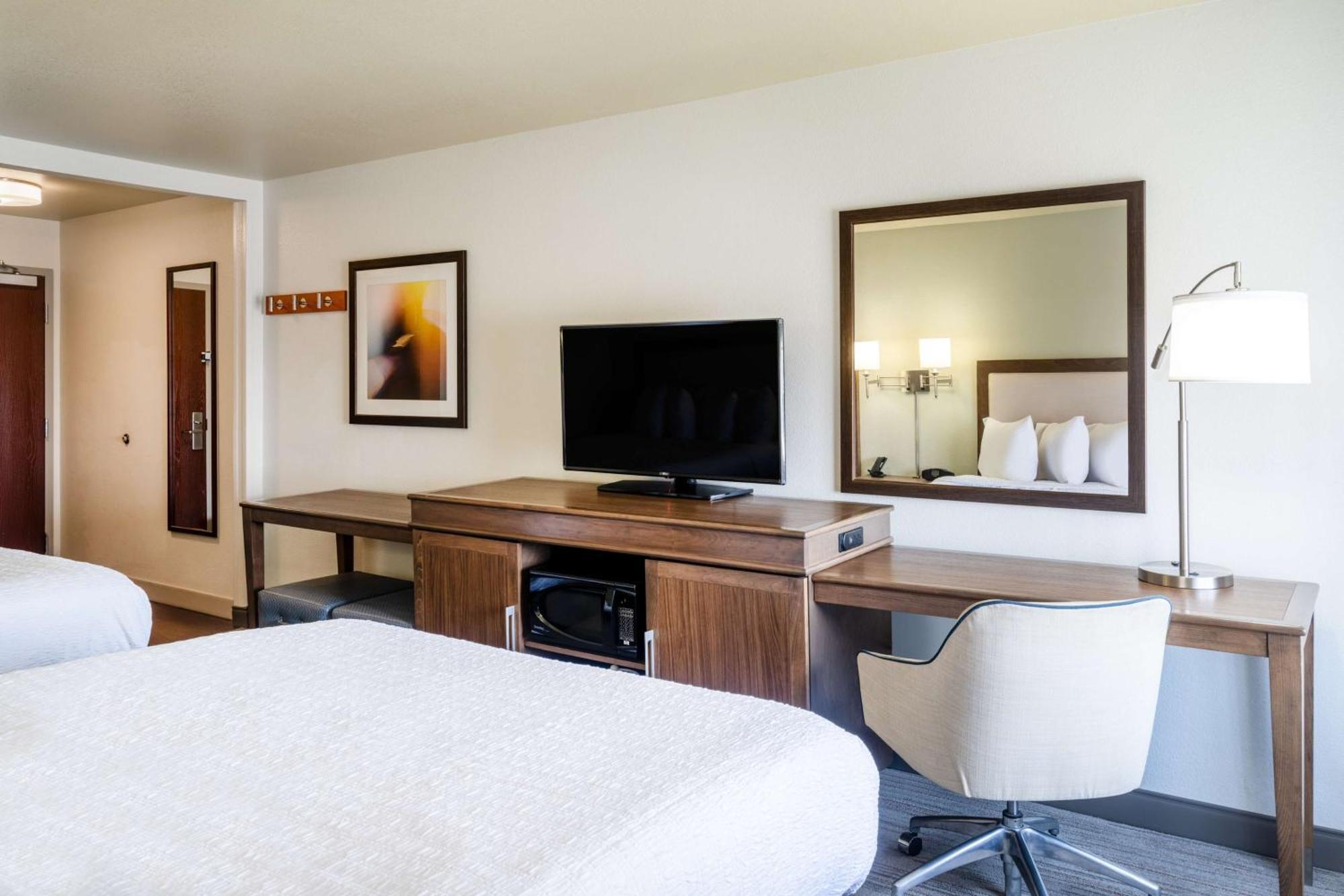 Hampton Inn By Hilton Irvine East - Лейк-Форест Экстерьер фото