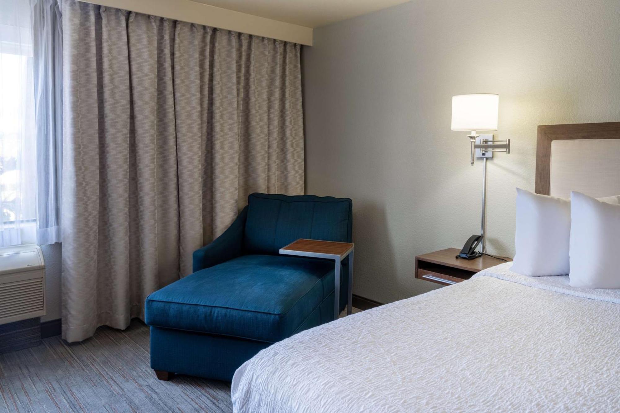 Hampton Inn By Hilton Irvine East - Лейк-Форест Экстерьер фото