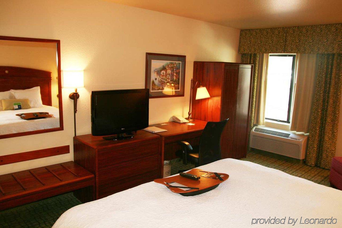 Hampton Inn By Hilton Irvine East - Лейк-Форест Номер фото